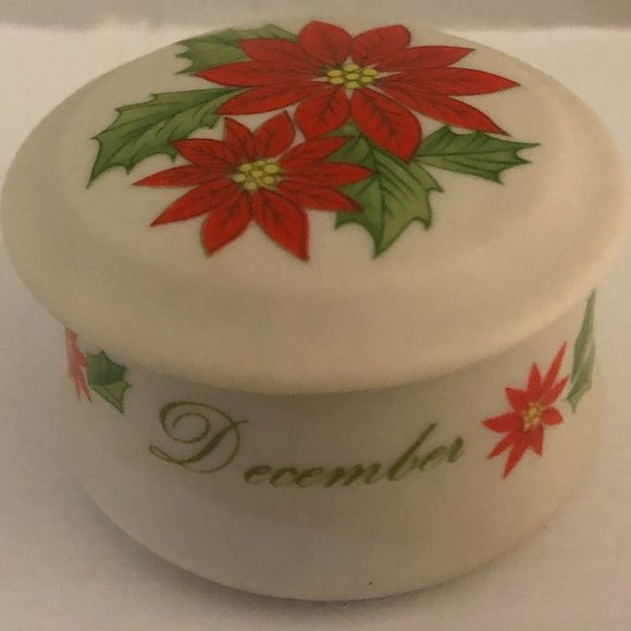 Small Vintage Lyfton Hand Painted December Trinket Box - Picture 1 of 6